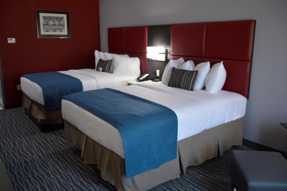 Best Western Plus Airport Inn & Suites
