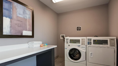 Best Western Plus Airport Inn & Suites image 29